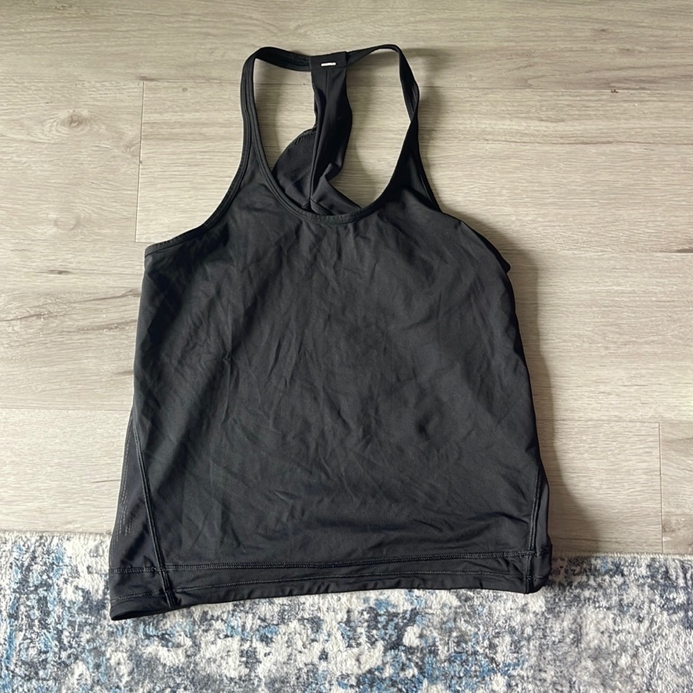 Black lululemon tank top